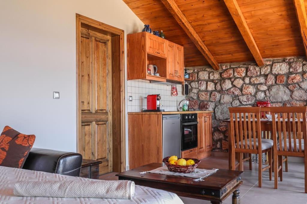 Petronas Land House 2 Villa Archangelos  Ngoại thất bức ảnh