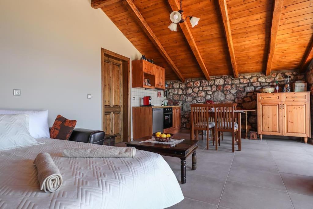 Petronas Land House 2 Villa Archangelos  Ngoại thất bức ảnh